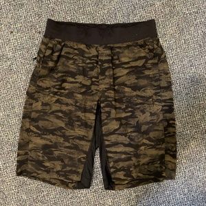 Lululemon Camo Shorts - Men's Medium